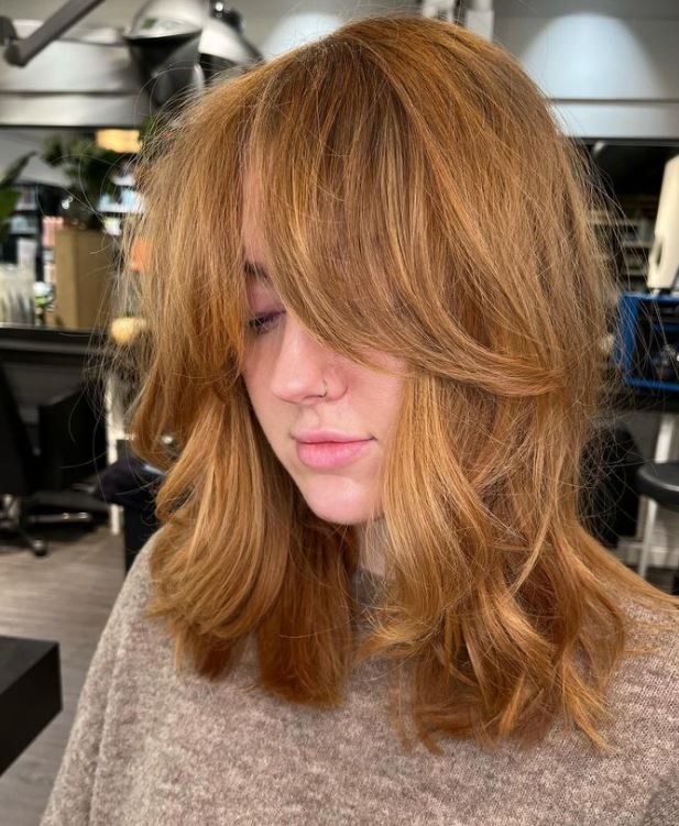 Myke layers – volum og bevegelse med en naturlig finish.