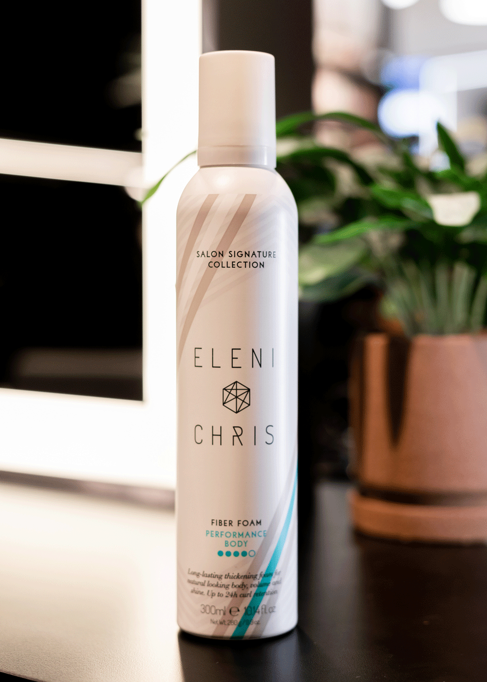 Eleni & Chris Fiber Foam stylingmousse for volum og fleksibel holdbarhet