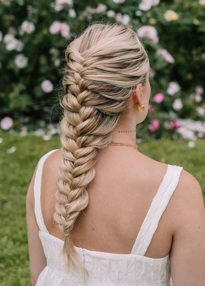klassisk flette som festfrisyre til 17. mai eller sommerfest
