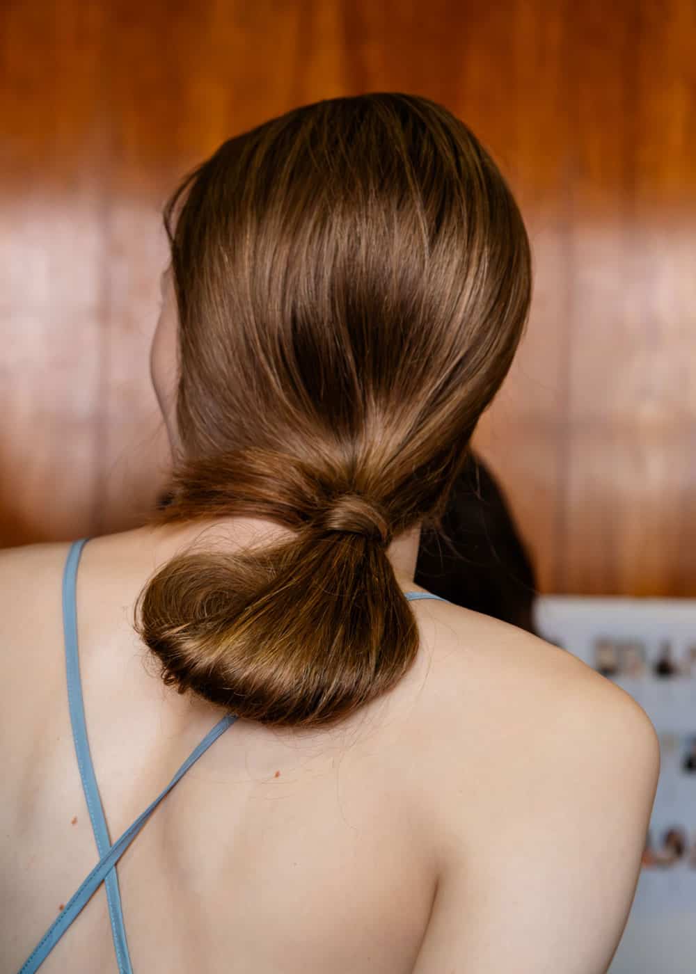 lav knute med glatt og polert finish bakfra