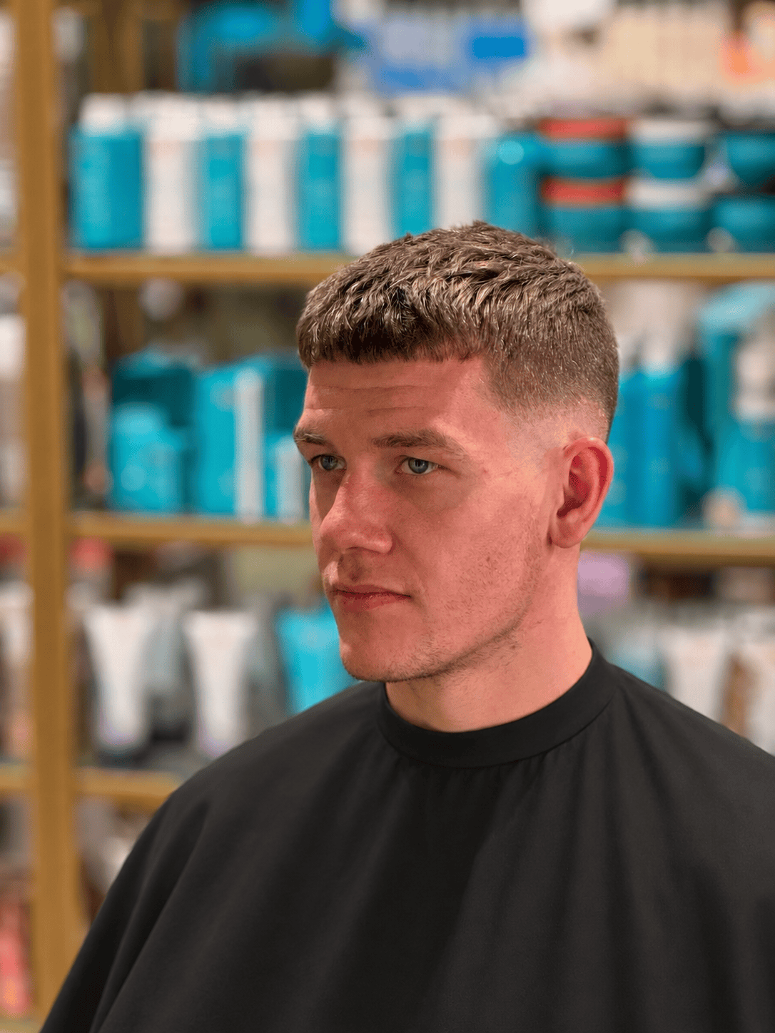 Skreddersydd fade – tilpasset ansiktsform og hårtype hos Nikita Hair.