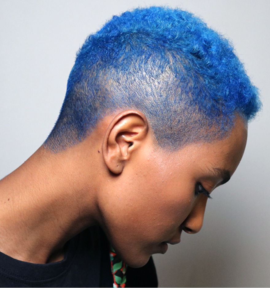 Lyst til å prøve en «Pop color» i år? Da er blått en sikker vinner!